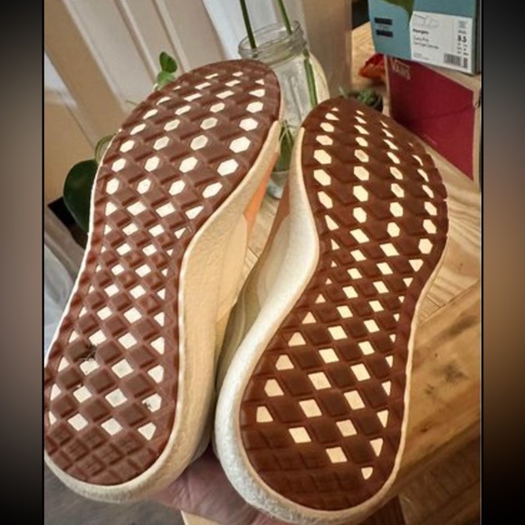 Vans Ultrarange Exo womans 10/ mens 8.5 rainbow color - Picture 2 of 4